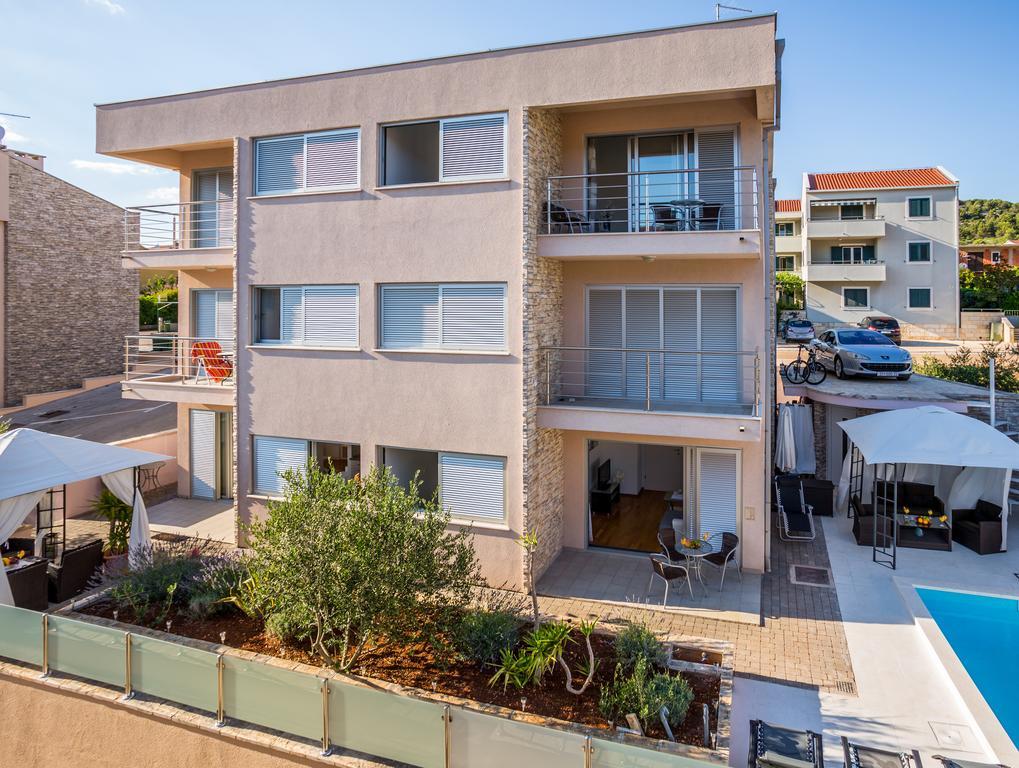 Apartment Falcon Stari Grad  Exterior foto