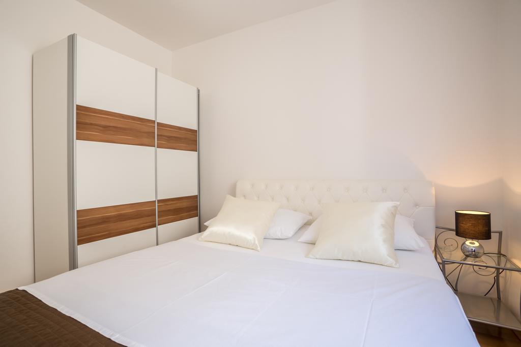 Apartment Falcon Stari Grad  Habitación foto