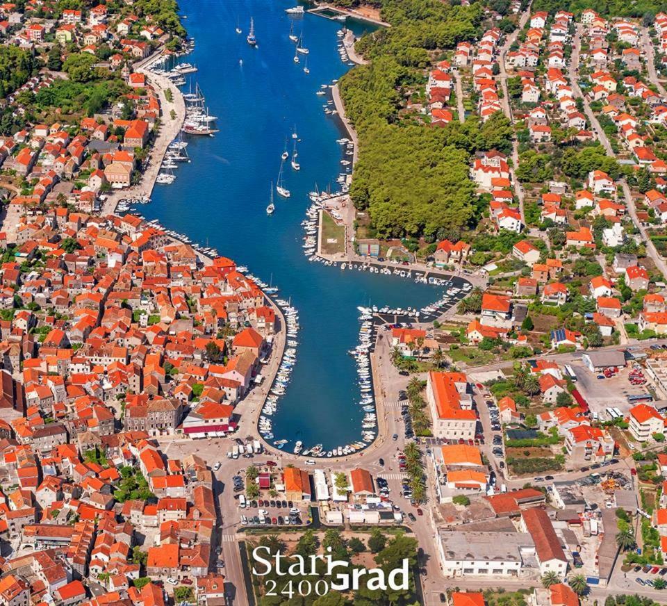 Apartment Falcon Stari Grad  Exterior foto